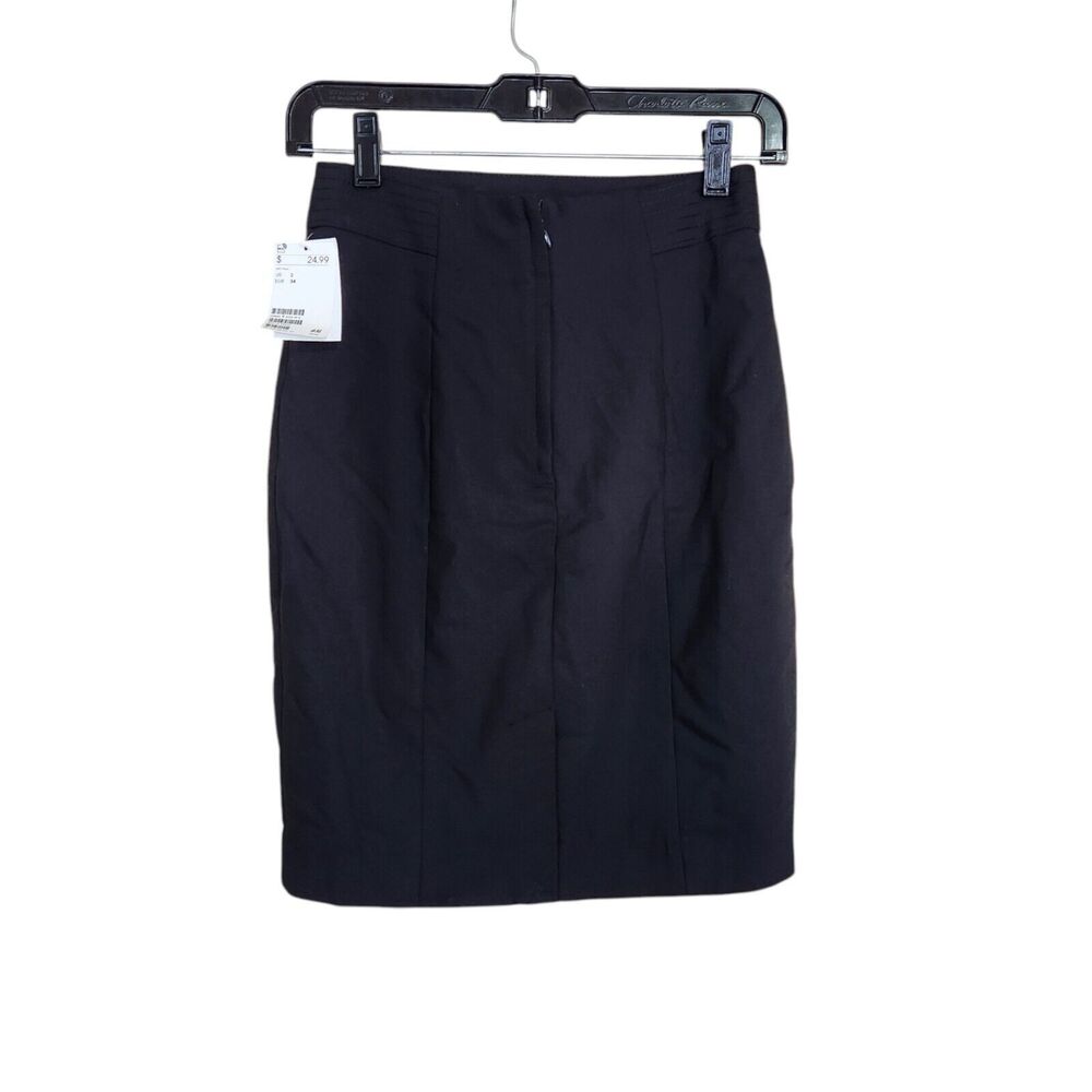 H&M Women's Black Tulip Skirt H Style Slit cut on back size 2